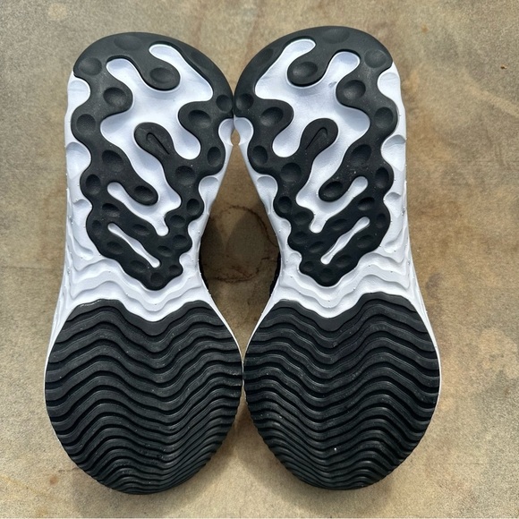 Nike Epic Phantom Run Flyknit 2 Road No Lace Running Shoes Women's 6.5 NWOB - Picture 8 of 9